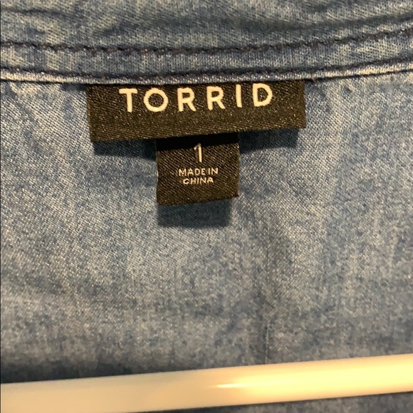 Torrid denim button down - Picture 2 of 3
